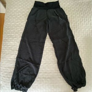Lululemon black lounge pants